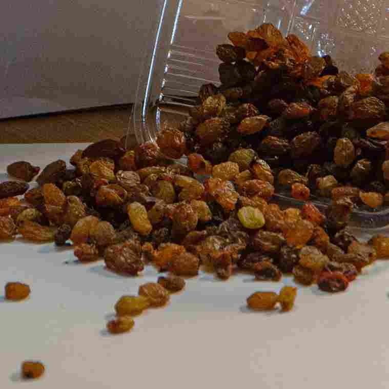 قیمت کشمش پلویی